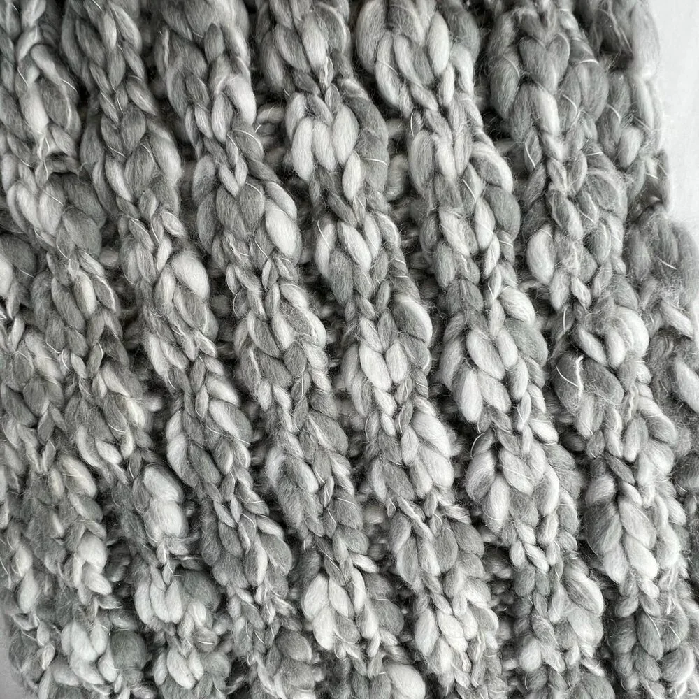 Gap Chunky Knit Scarf Neck Warmer One Size Fringed Soft Cozy Marled Gray White